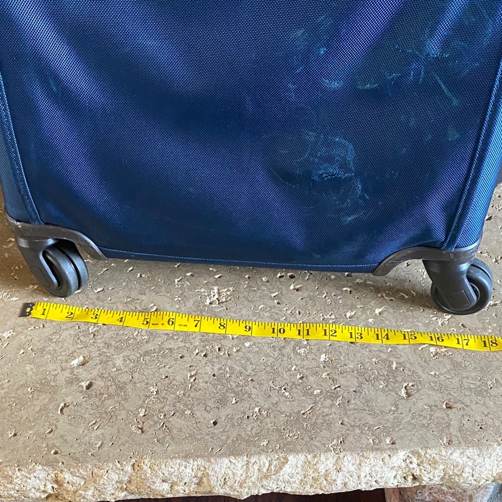 TUMI Short Trip Expandable Navy Spinner Luggage with Telescopic handle - Picture 7 of 15